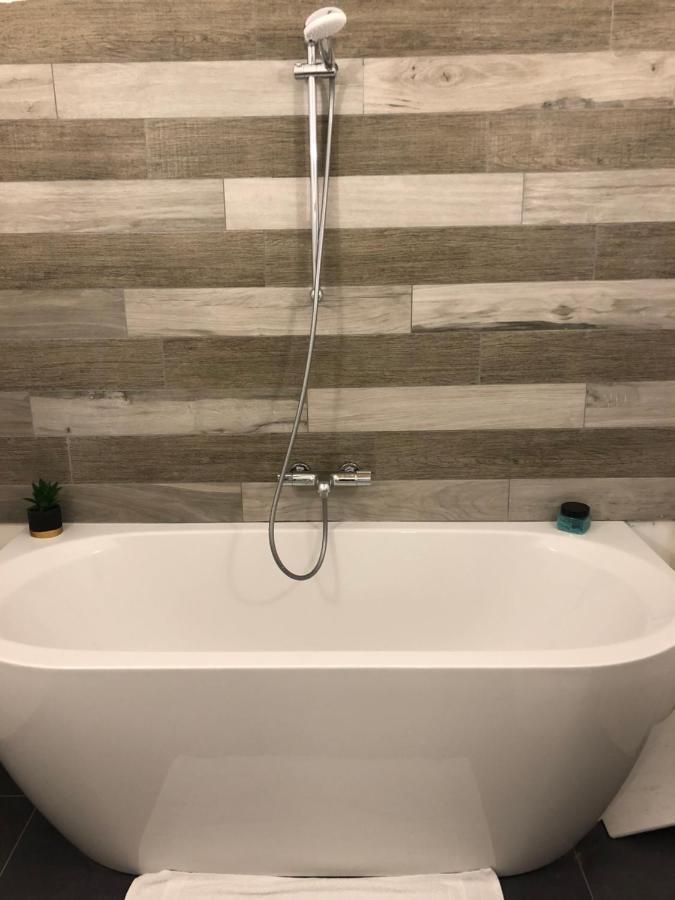 Varambon Le Nid De L'Ain B&B 외부 사진